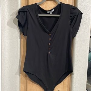 Split-Cap Sleeved Bodysuit